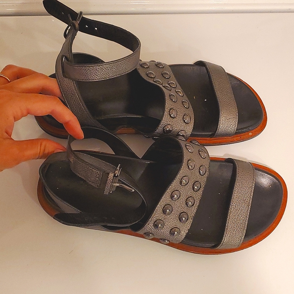 Coach "Dannie" Sandals Metallic U.S. 8.5 EU 38.5